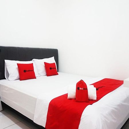 Reddoorz @ Jalan Tanjung Blitar Hotel Luaran gambar