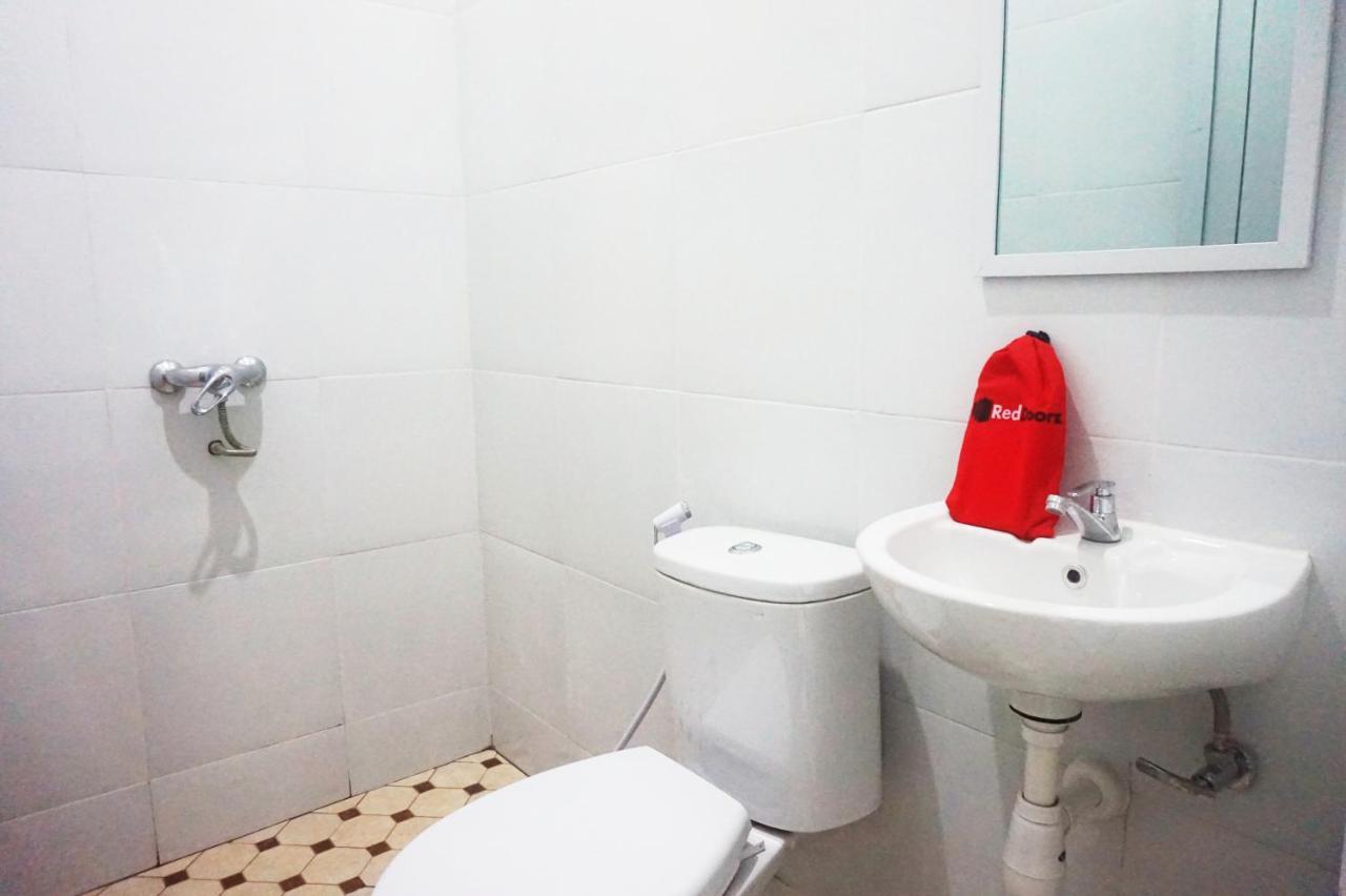Reddoorz @ Jalan Tanjung Blitar Hotel Luaran gambar