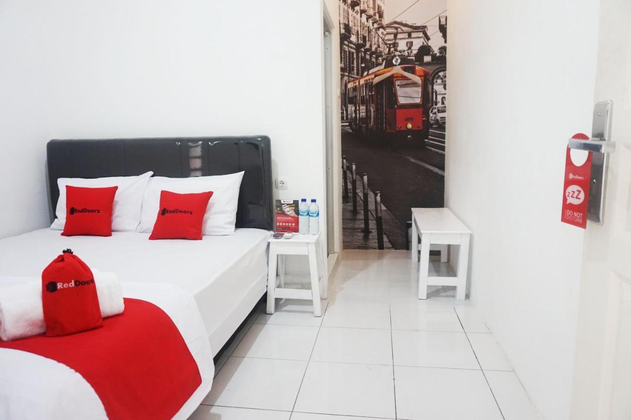 Reddoorz @ Jalan Tanjung Blitar Hotel Luaran gambar