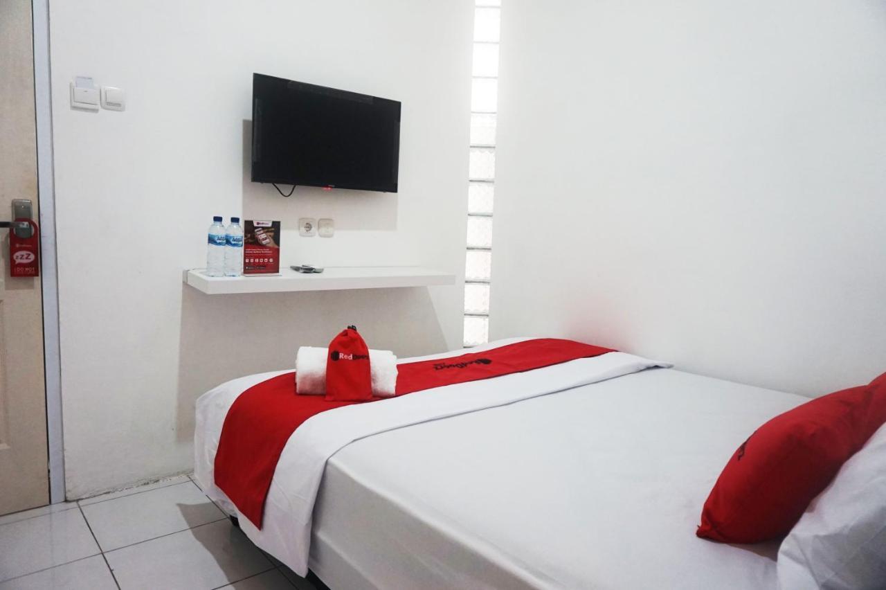 Reddoorz @ Jalan Tanjung Blitar Hotel Luaran gambar