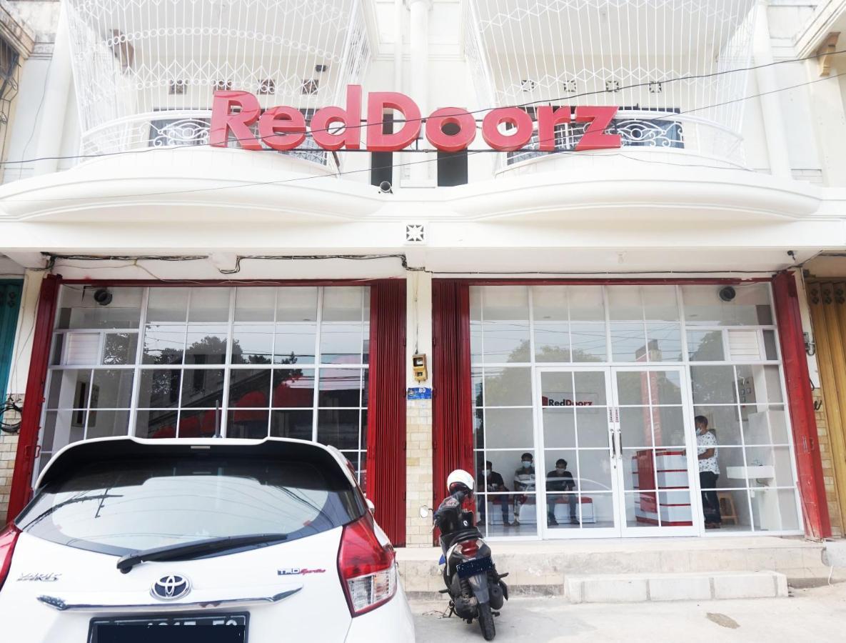 Reddoorz @ Jalan Tanjung Blitar Hotel Luaran gambar
