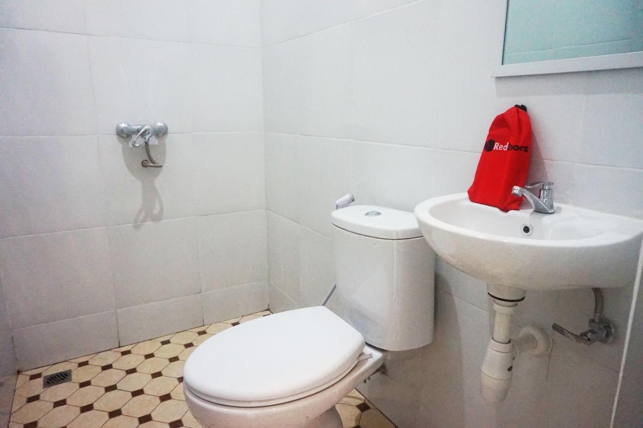 Reddoorz @ Jalan Tanjung Blitar Hotel Luaran gambar